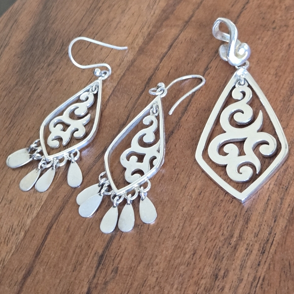 Silpada Earring And Pendant Set - Picture 2 of 11